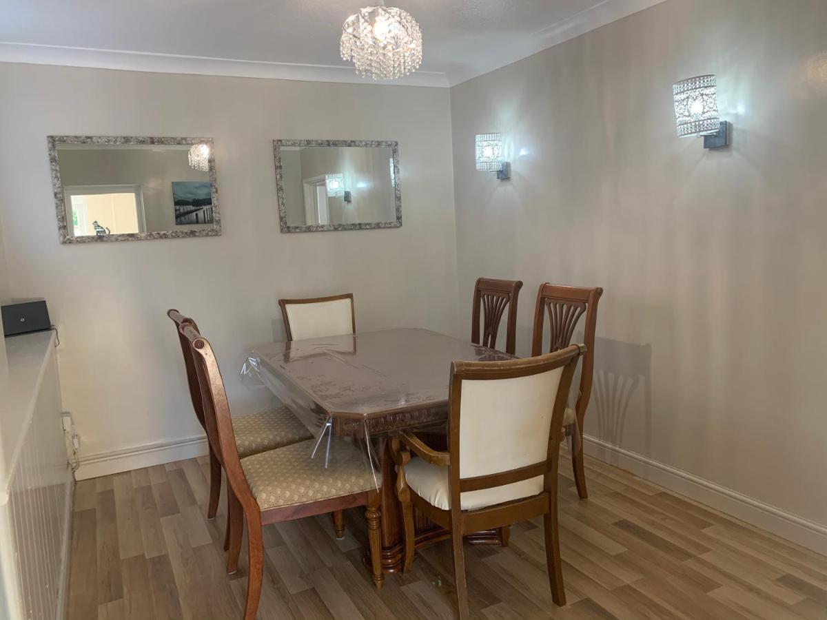 Relaxing Home - 7-10Min To Bournemouth Sandy Beach By Car - Private Garden, Parking And Spa Exterior foto