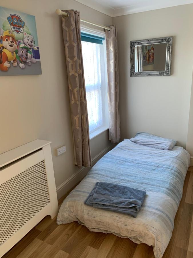 Relaxing Home - 7-10Min To Bournemouth Sandy Beach By Car - Private Garden, Parking And Spa Exterior foto